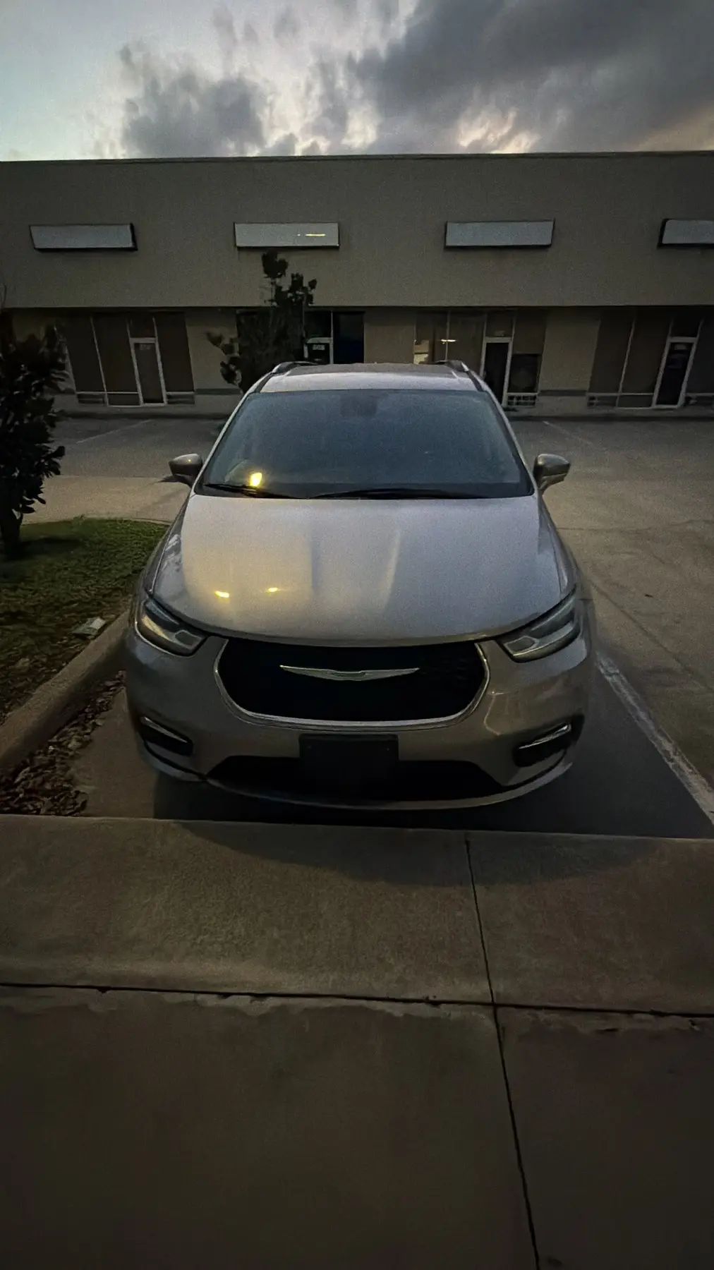 Chrysler Pacifica — 2