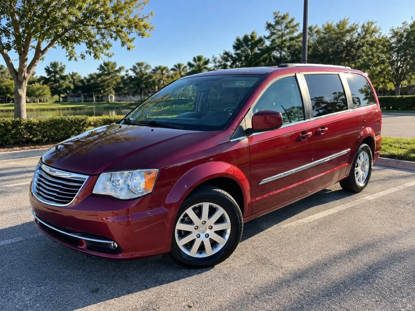Chrysler Town & Country — 1